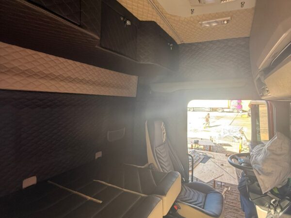 Maleiro e Forração Interna - 38