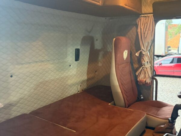 Maleiro e Forração Interna - 33