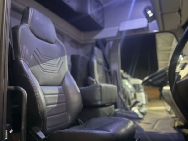 Maleiro e Forração Interna - 28