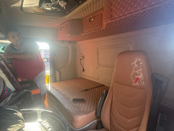 Maleiro e Forração Interna - 11